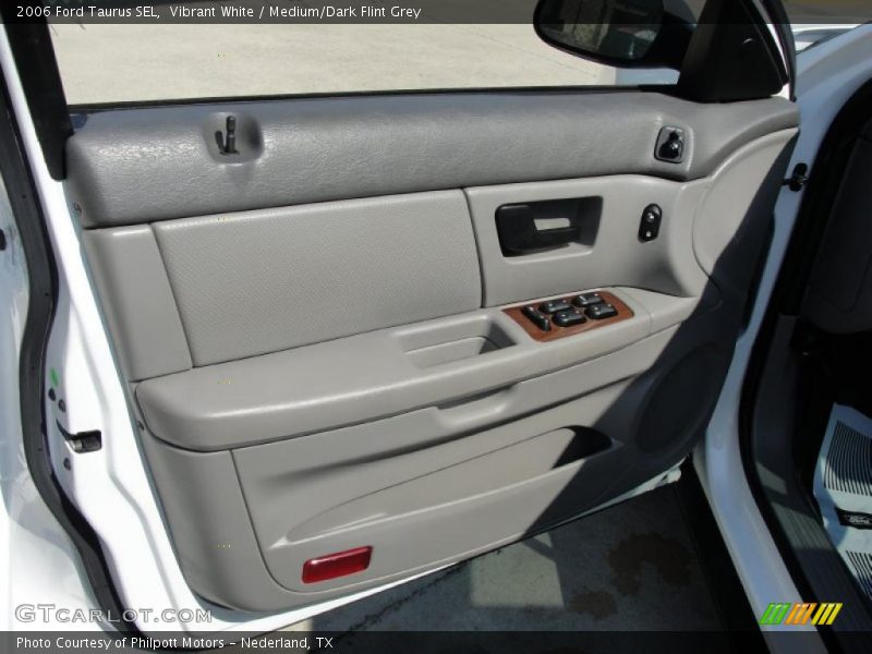 Vibrant White / Medium/Dark Flint Grey 2006 Ford Taurus SEL