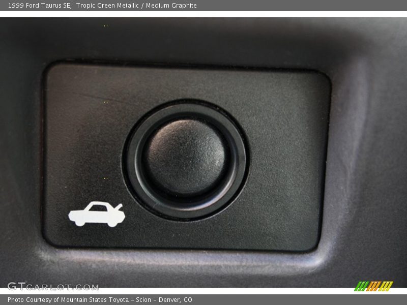 Tropic Green Metallic / Medium Graphite 1999 Ford Taurus SE