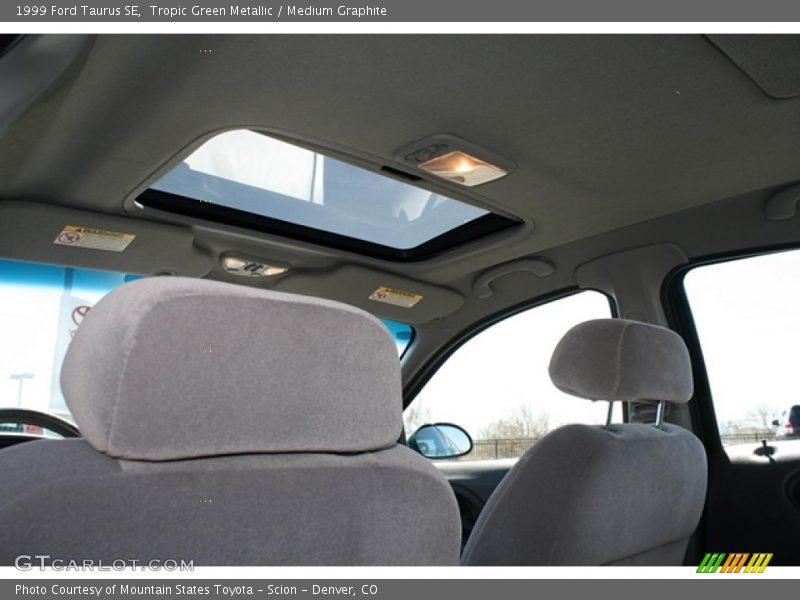 Tropic Green Metallic / Medium Graphite 1999 Ford Taurus SE
