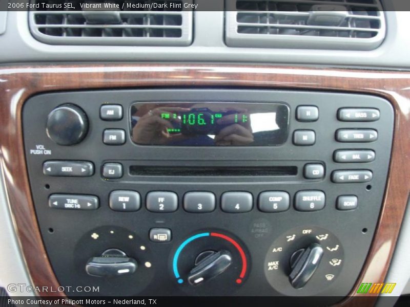 Vibrant White / Medium/Dark Flint Grey 2006 Ford Taurus SEL