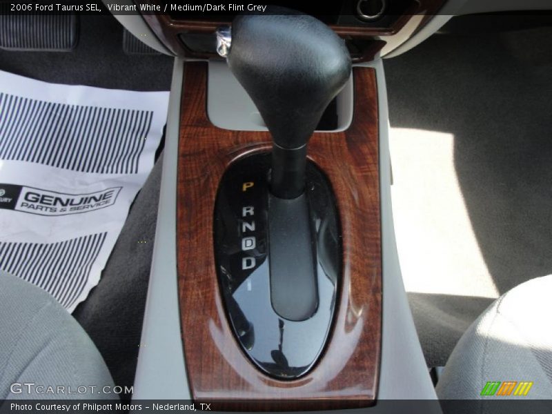 Vibrant White / Medium/Dark Flint Grey 2006 Ford Taurus SEL