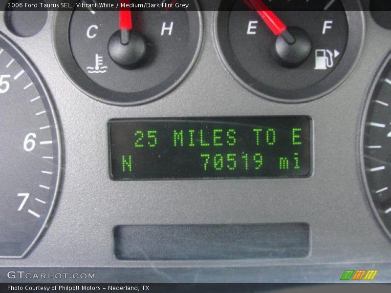 Vibrant White / Medium/Dark Flint Grey 2006 Ford Taurus SEL
