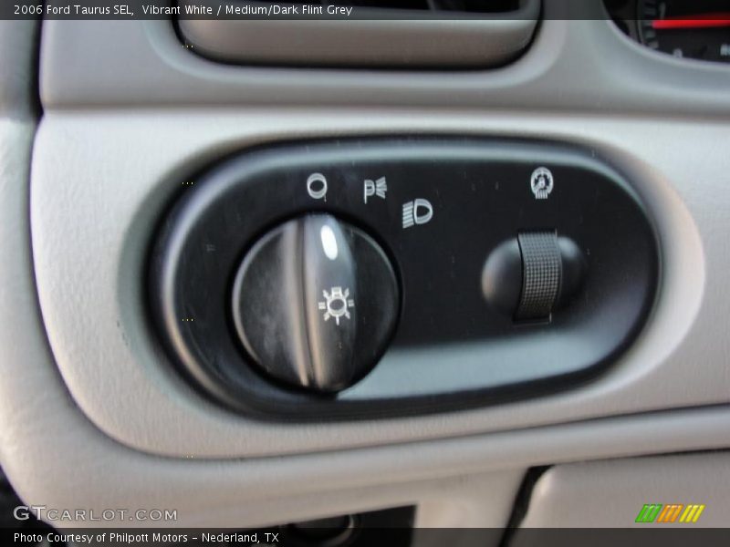 Vibrant White / Medium/Dark Flint Grey 2006 Ford Taurus SEL