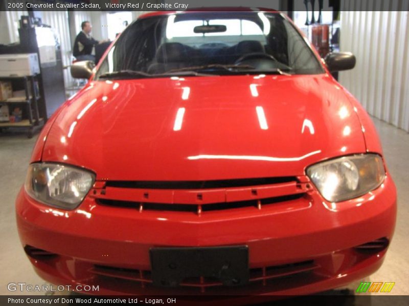 Victory Red / Graphite Gray 2005 Chevrolet Cavalier Sedan