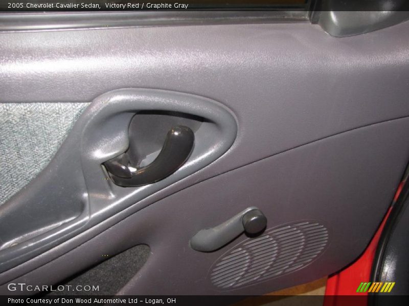 Victory Red / Graphite Gray 2005 Chevrolet Cavalier Sedan