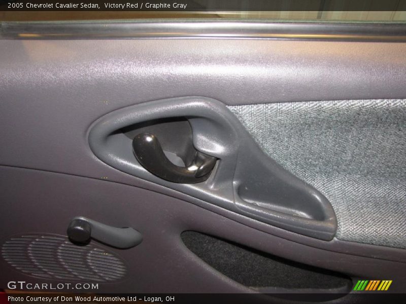 Victory Red / Graphite Gray 2005 Chevrolet Cavalier Sedan