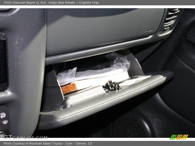 Indigo Blue Metallic / Graphite Gray 2000 Chevrolet Blazer LS 4x4