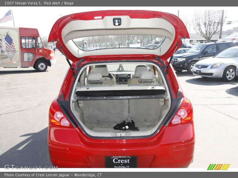 Red Alert / Beige 2007 Nissan Versa S