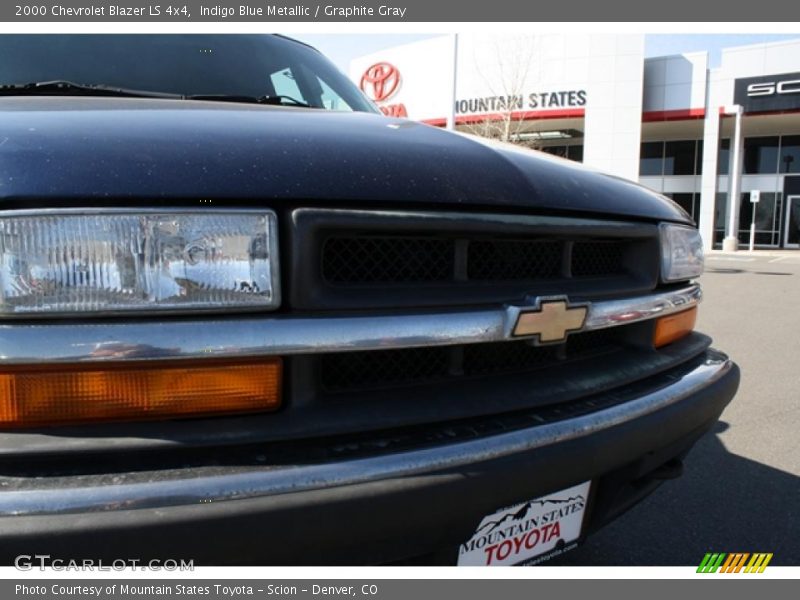 Indigo Blue Metallic / Graphite Gray 2000 Chevrolet Blazer LS 4x4