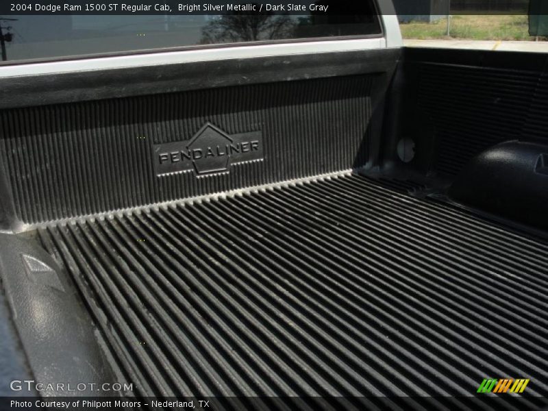 Bright Silver Metallic / Dark Slate Gray 2004 Dodge Ram 1500 ST Regular Cab