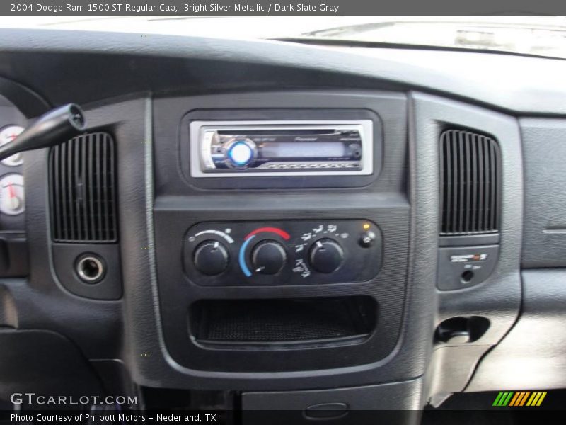 Bright Silver Metallic / Dark Slate Gray 2004 Dodge Ram 1500 ST Regular Cab