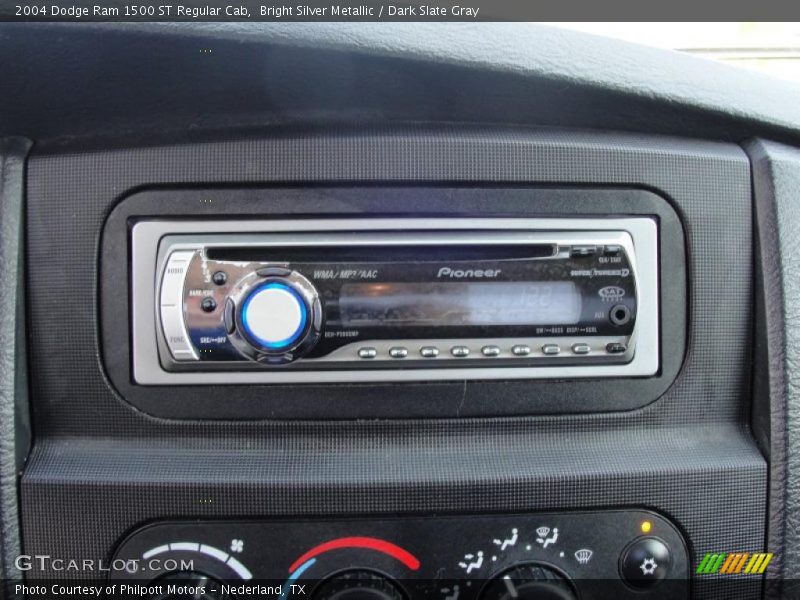 Bright Silver Metallic / Dark Slate Gray 2004 Dodge Ram 1500 ST Regular Cab