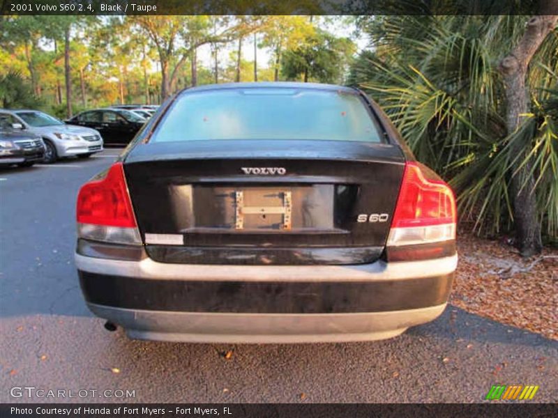 Black / Taupe 2001 Volvo S60 2.4