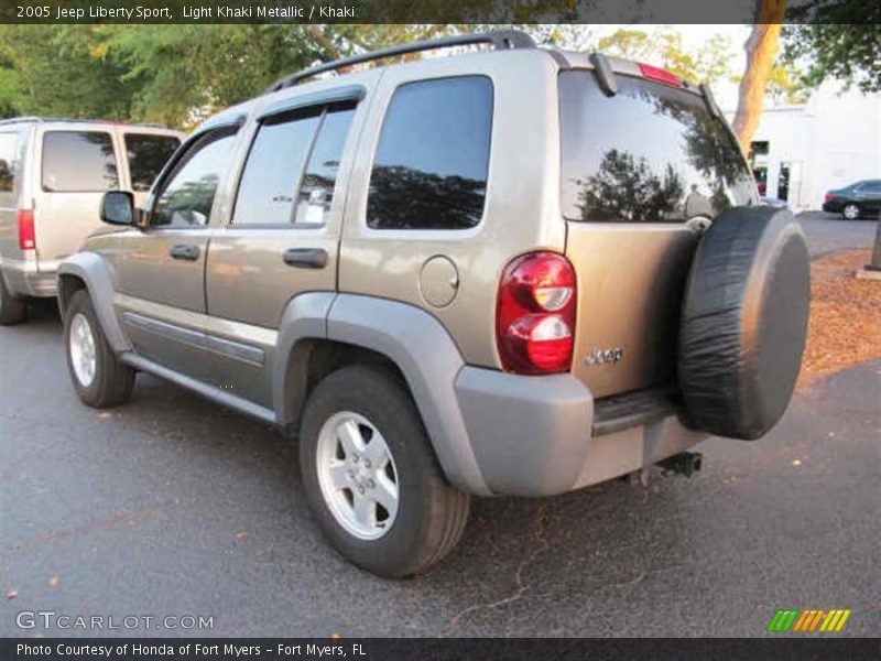 Light Khaki Metallic / Khaki 2005 Jeep Liberty Sport