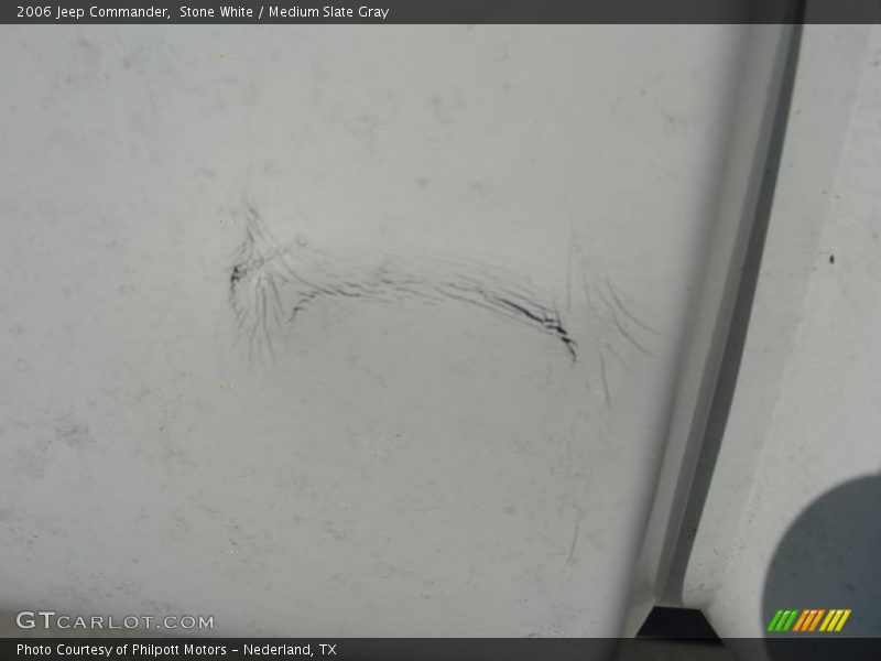 Stone White / Medium Slate Gray 2006 Jeep Commander