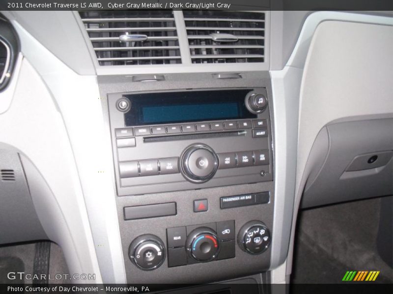 Controls of 2011 Traverse LS AWD
