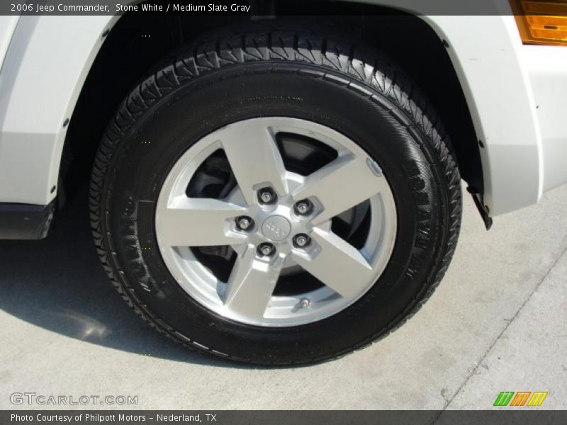 Stone White / Medium Slate Gray 2006 Jeep Commander