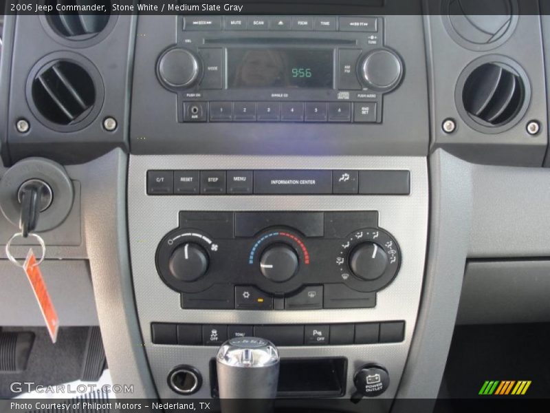 Stone White / Medium Slate Gray 2006 Jeep Commander