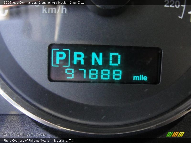 Stone White / Medium Slate Gray 2006 Jeep Commander