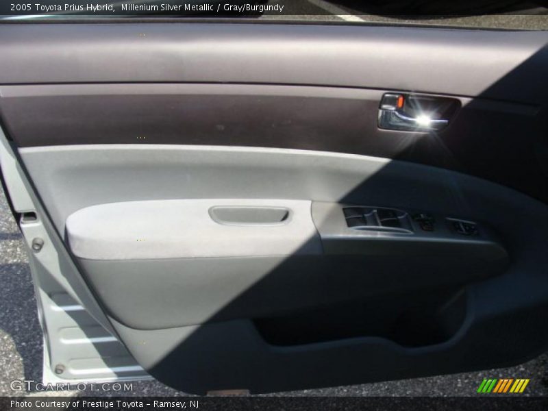 Millenium Silver Metallic / Gray/Burgundy 2005 Toyota Prius Hybrid