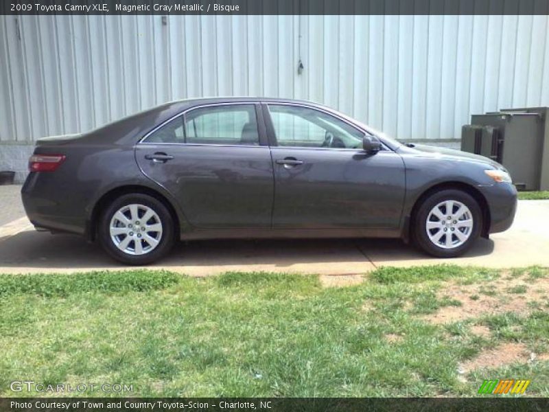 Magnetic Gray Metallic / Bisque 2009 Toyota Camry XLE