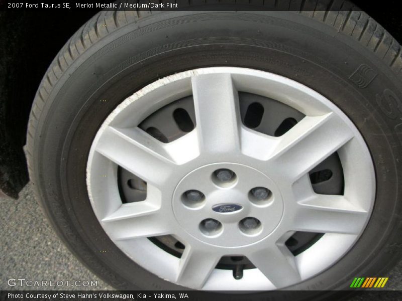 Merlot Metallic / Medium/Dark Flint 2007 Ford Taurus SE