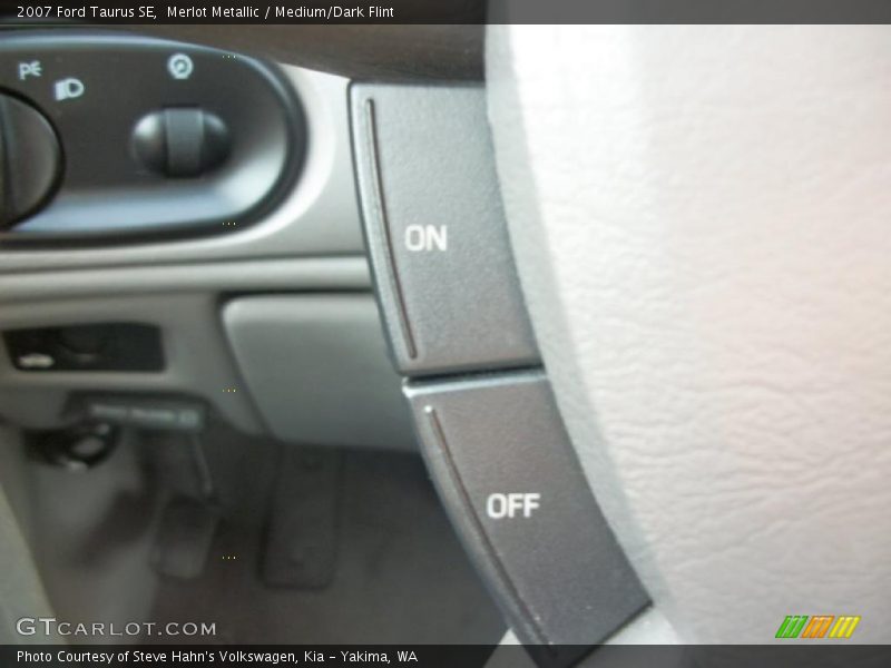 Merlot Metallic / Medium/Dark Flint 2007 Ford Taurus SE