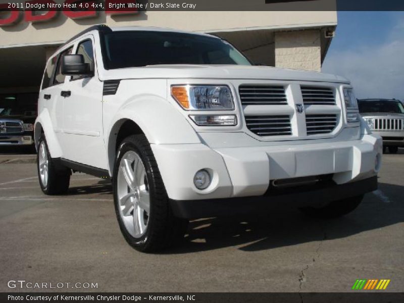 Bright White / Dark Slate Gray 2011 Dodge Nitro Heat 4.0 4x4