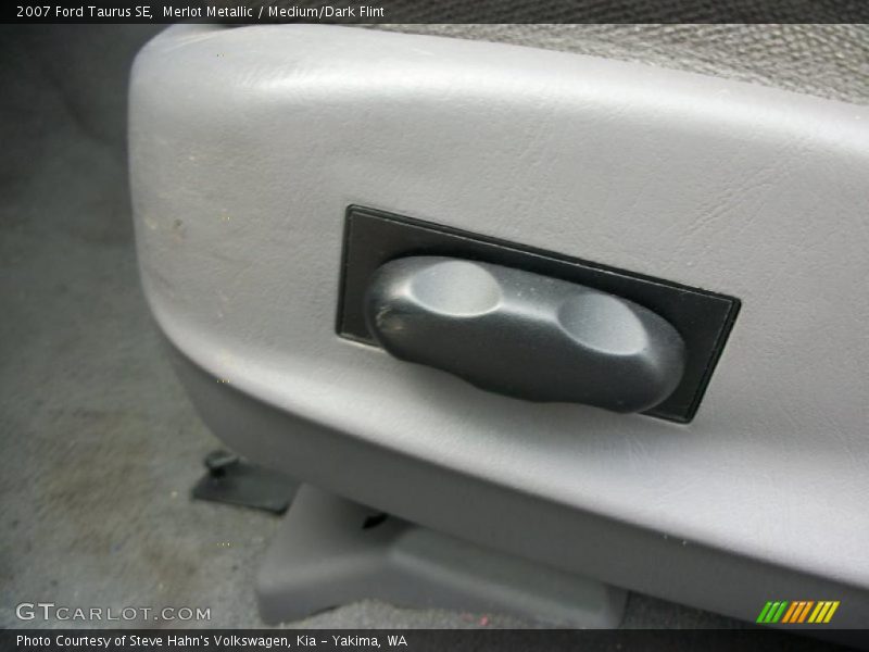 Merlot Metallic / Medium/Dark Flint 2007 Ford Taurus SE