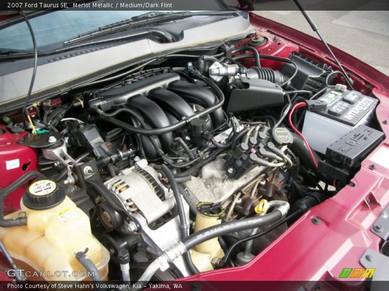 Merlot Metallic / Medium/Dark Flint 2007 Ford Taurus SE