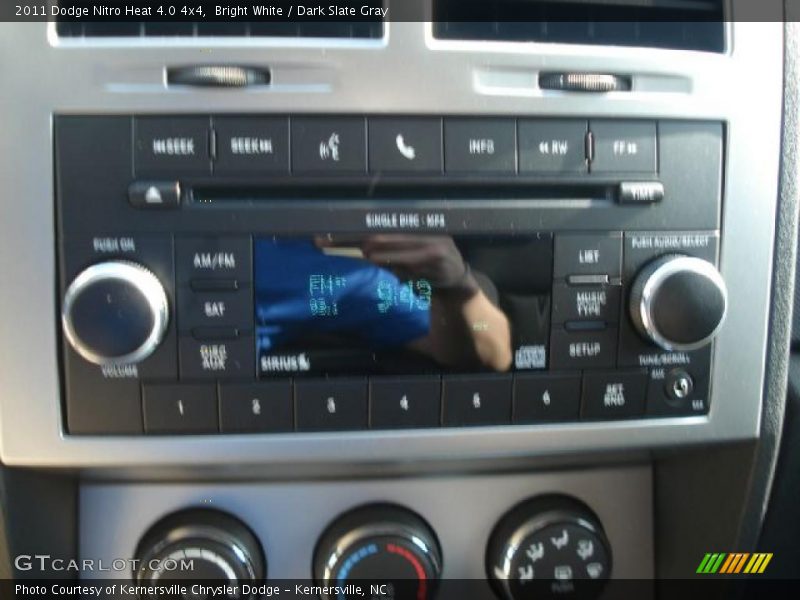 Controls of 2011 Nitro Heat 4.0 4x4