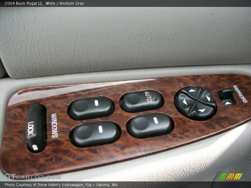 Controls of 2004 Regal LS