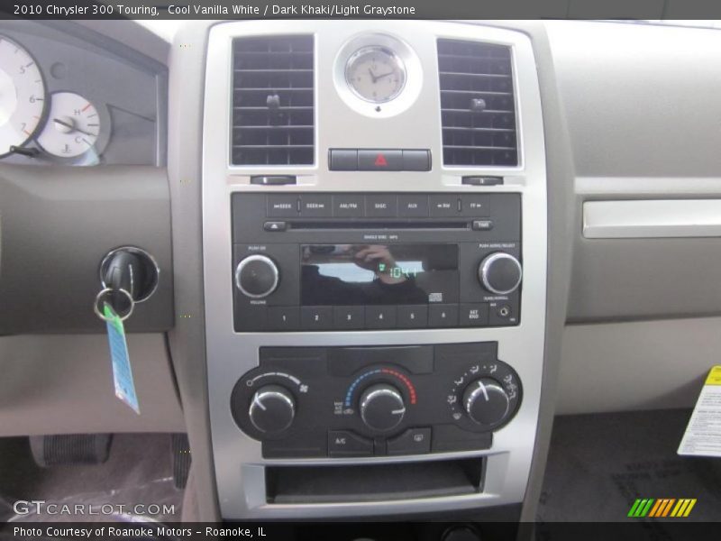Cool Vanilla White / Dark Khaki/Light Graystone 2010 Chrysler 300 Touring