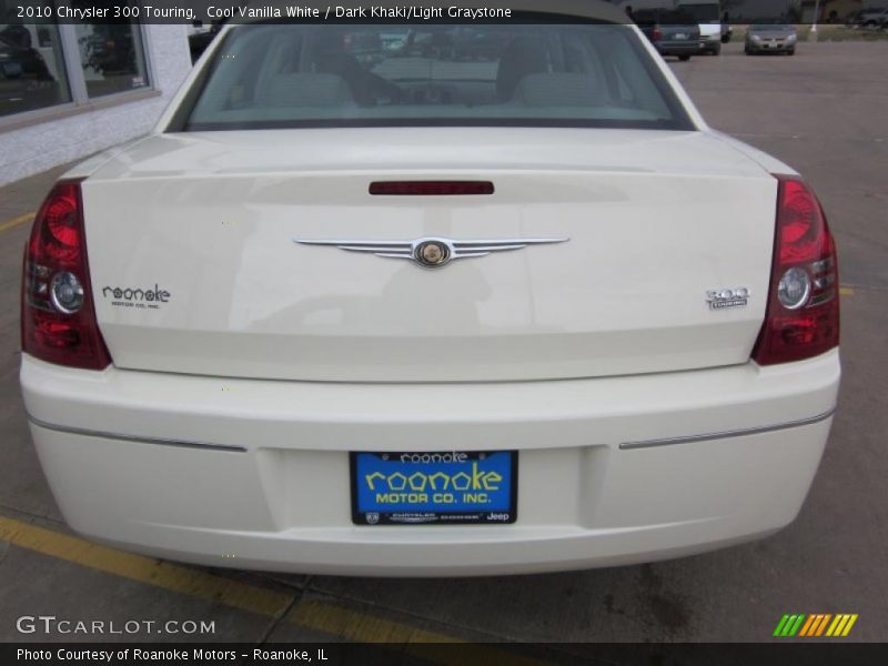 Cool Vanilla White / Dark Khaki/Light Graystone 2010 Chrysler 300 Touring