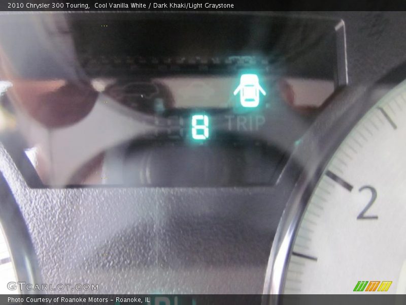 Cool Vanilla White / Dark Khaki/Light Graystone 2010 Chrysler 300 Touring