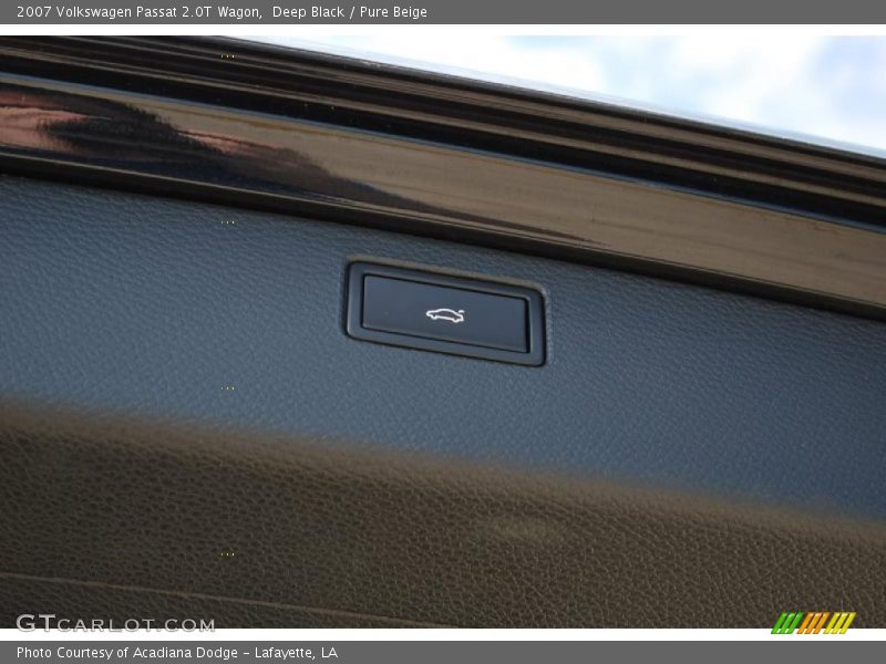 Deep Black / Pure Beige 2007 Volkswagen Passat 2.0T Wagon