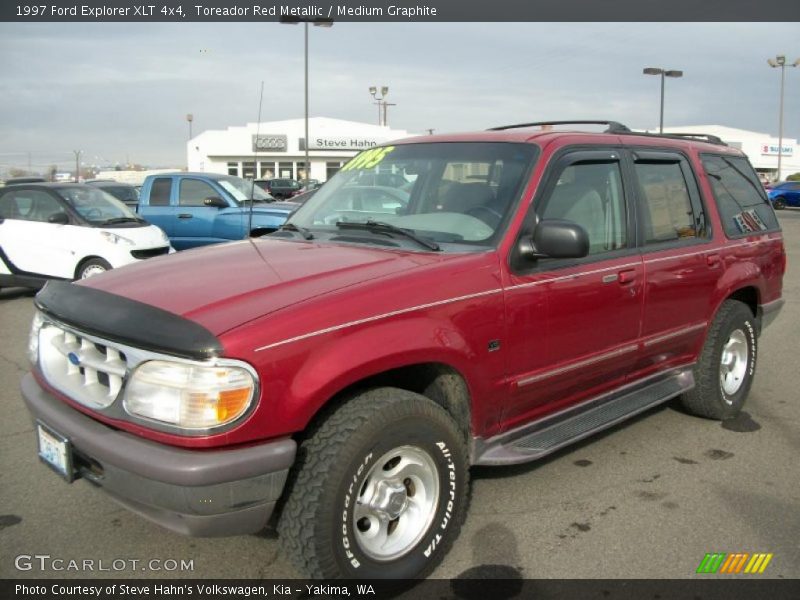 Front 3/4 View of 1997 Explorer XLT 4x4