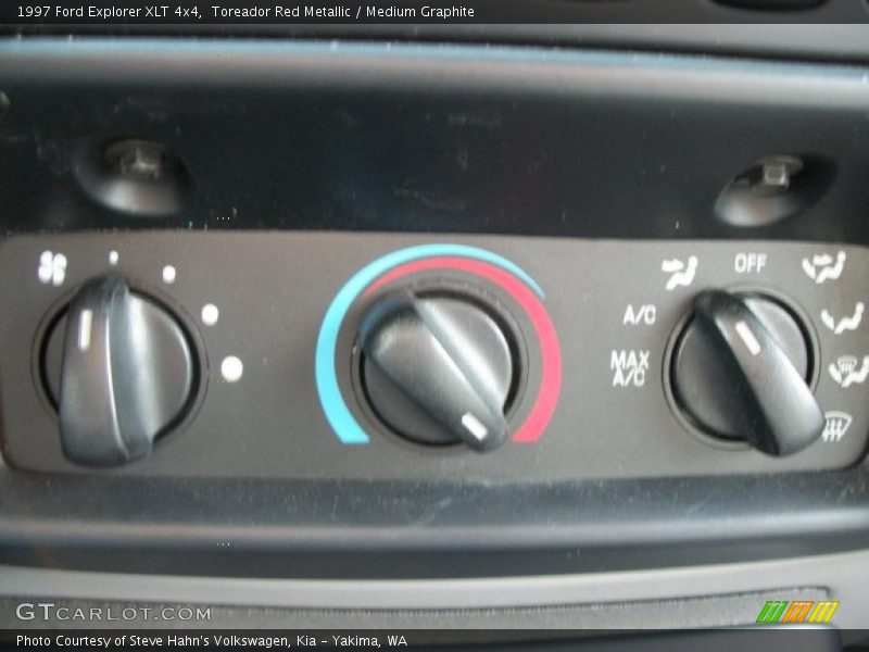 Controls of 1997 Explorer XLT 4x4