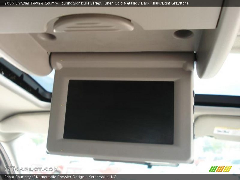 Linen Gold Metallic / Dark Khaki/Light Graystone 2006 Chrysler Town & Country Touring Signature Series