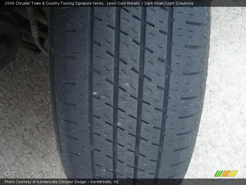 Linen Gold Metallic / Dark Khaki/Light Graystone 2006 Chrysler Town & Country Touring Signature Series