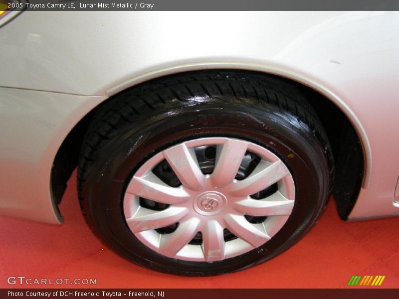 Lunar Mist Metallic / Gray 2005 Toyota Camry LE