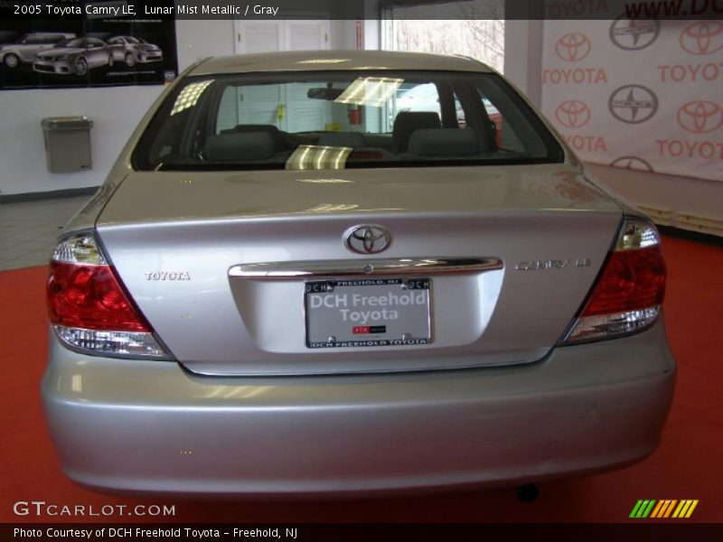 Lunar Mist Metallic / Gray 2005 Toyota Camry LE