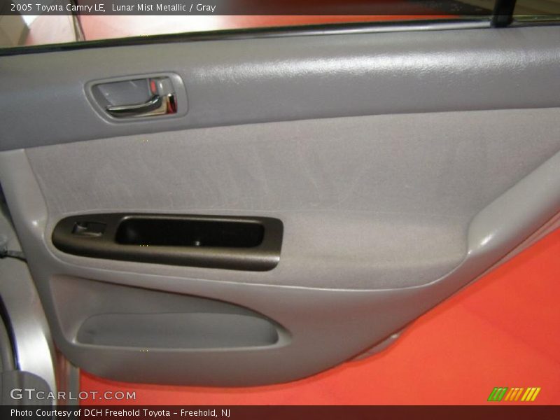 Lunar Mist Metallic / Gray 2005 Toyota Camry LE