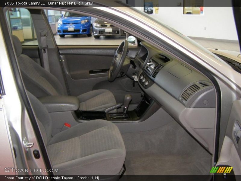 Lunar Mist Metallic / Gray 2005 Toyota Camry LE