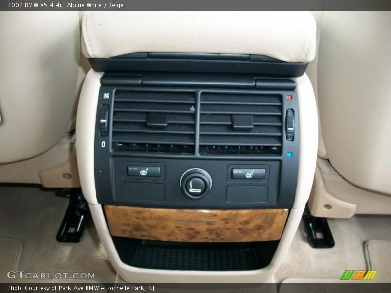 Alpine White / Beige 2002 BMW X5 4.4i