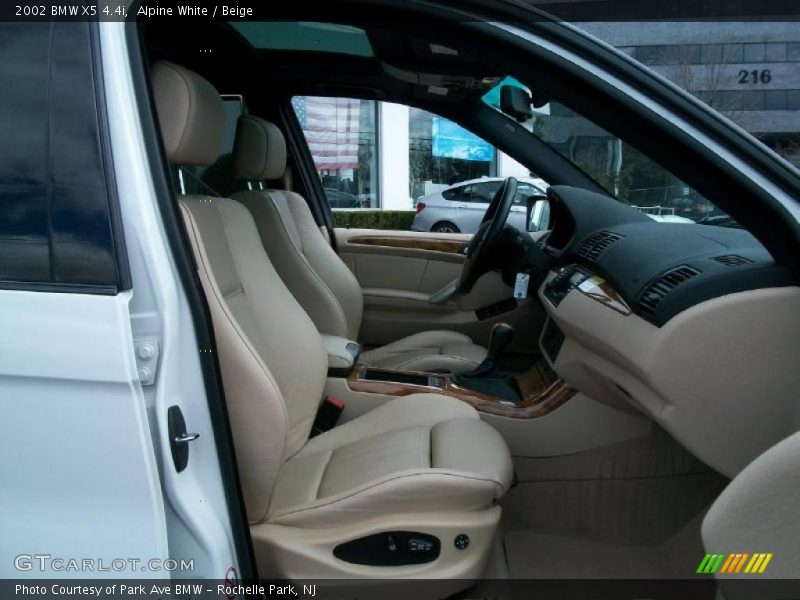 Alpine White / Beige 2002 BMW X5 4.4i