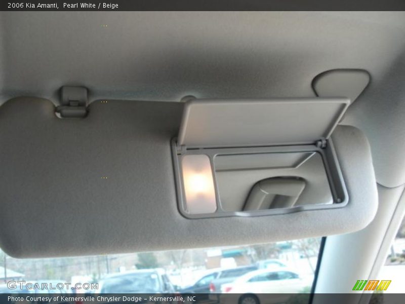 Pearl White / Beige 2006 Kia Amanti