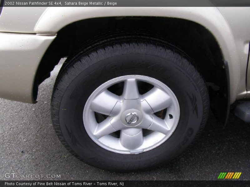 Sahara Beige Metallic / Beige 2002 Nissan Pathfinder SE 4x4