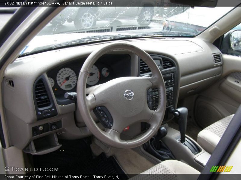 Sahara Beige Metallic / Beige 2002 Nissan Pathfinder SE 4x4