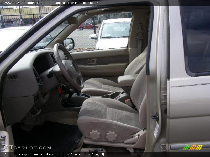 Sahara Beige Metallic / Beige 2002 Nissan Pathfinder SE 4x4